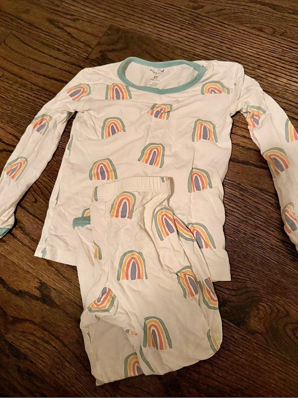 KYTE Rainbow Print Pajama Set